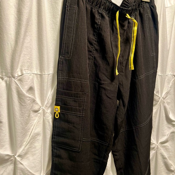 4-Stretch by WonderWink Women's 5214 Sporty Cargo Scrub Pant Black XL TWO PAIR - Picture 3 of 8
